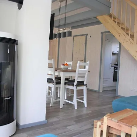 Skandinavisches In Mirow Semesterbostad